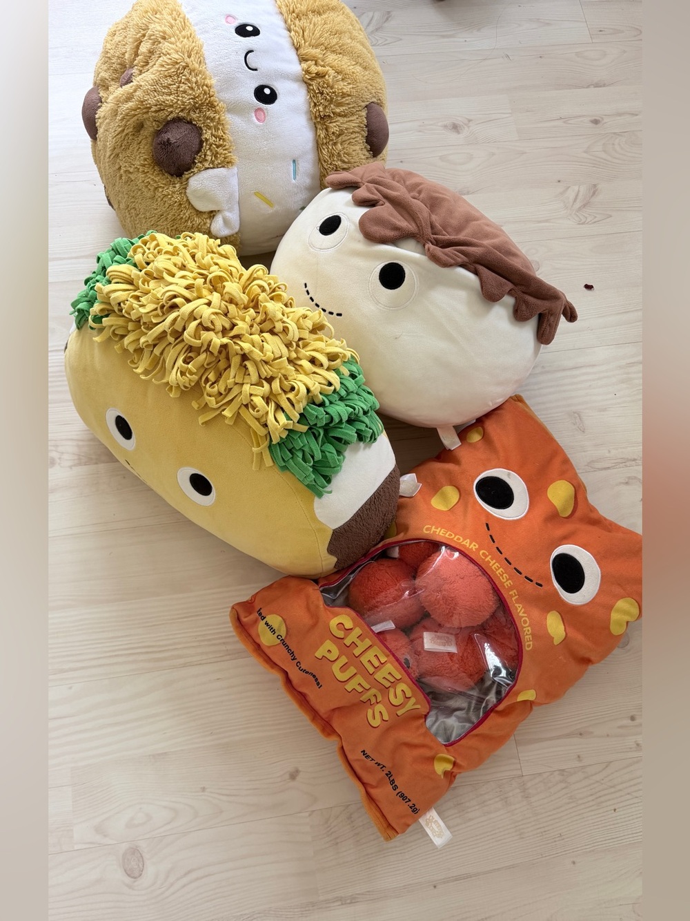 Bundle 3 yummy world and 1 squishable stuffies
